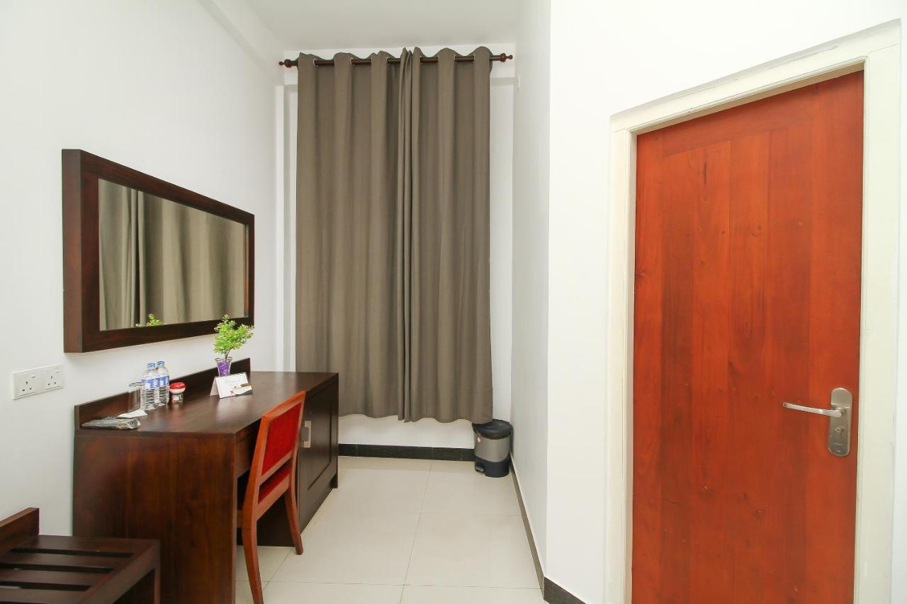Hotel 198 Negombo Exterior foto
